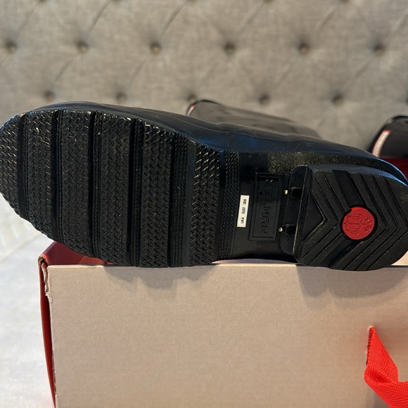 Hunter Black Gloss Tall rain boots with socks - Picture 2 of 11